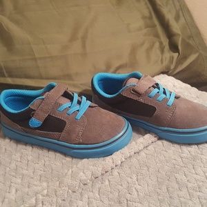 NWOT Cherokee boys size 11 shoes